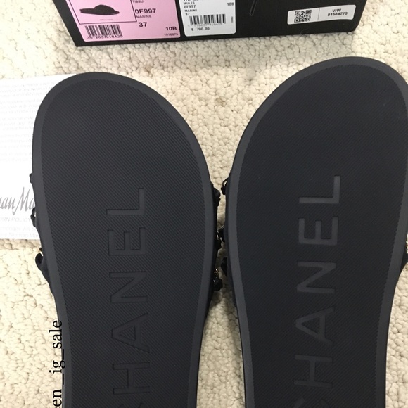 SOLD❌💯Authentic* CHANEL MULES SLIDES IN NAVY - Picture 3 of 7